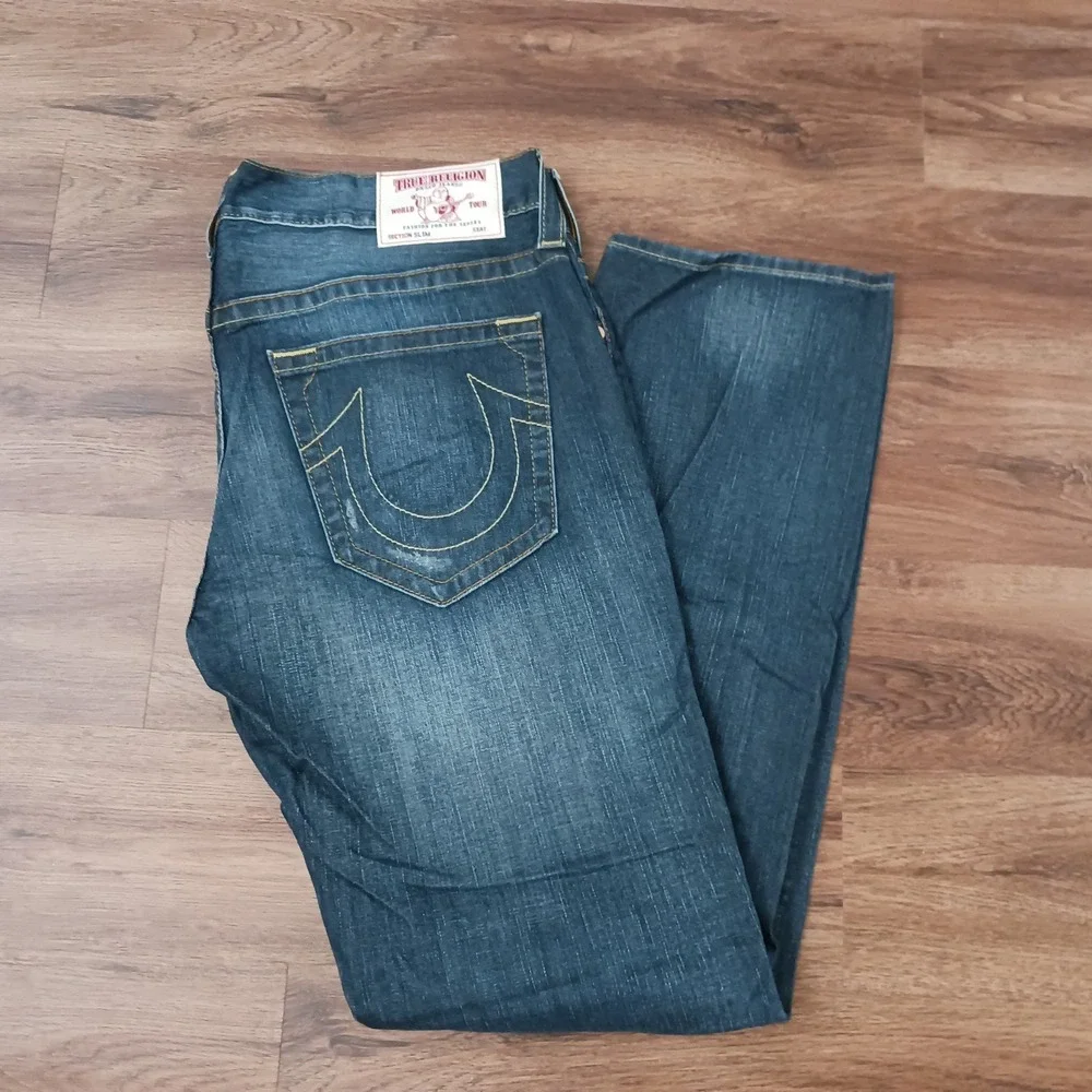 True‎ Religion Mens Slim OM Wheat SN Jeans Dark Wash Blue 38 x 34 MNRJ19OMW